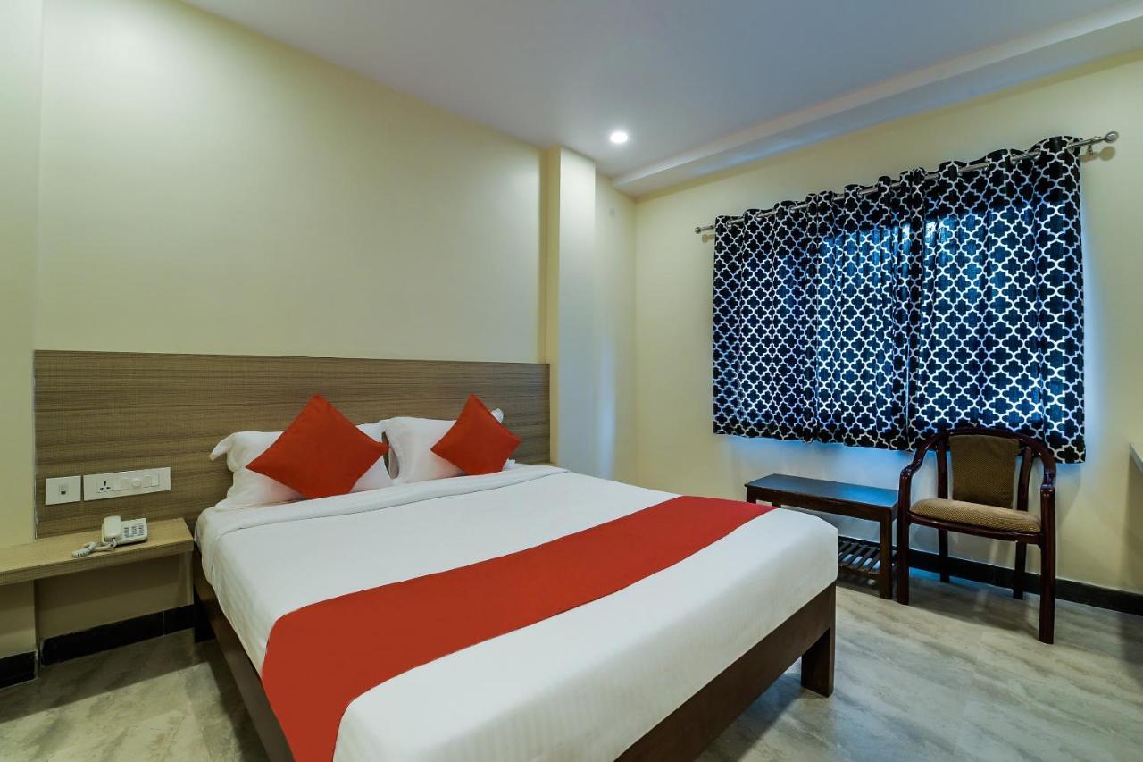 The Elite Inn Visakhapatnam Exterior photo