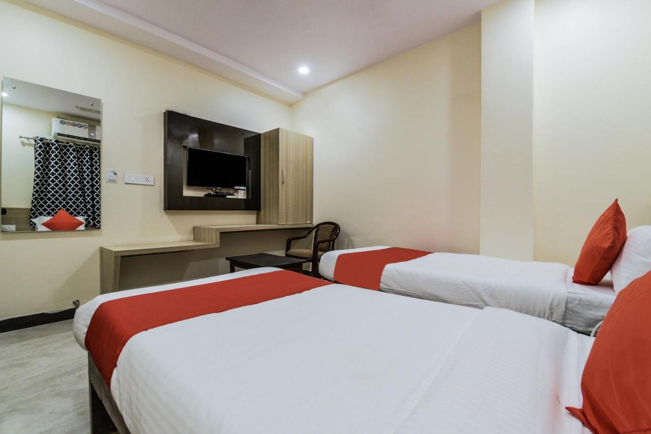 The Elite Inn Visakhapatnam Exterior photo
