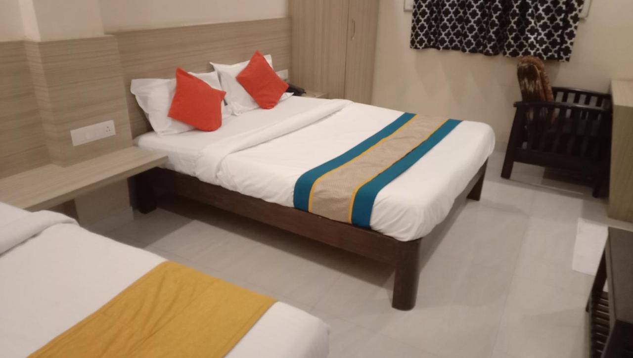 The Elite Inn Visakhapatnam Exterior photo