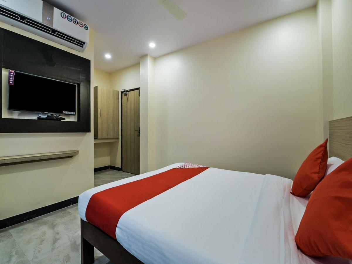 The Elite Inn Visakhapatnam Exterior photo